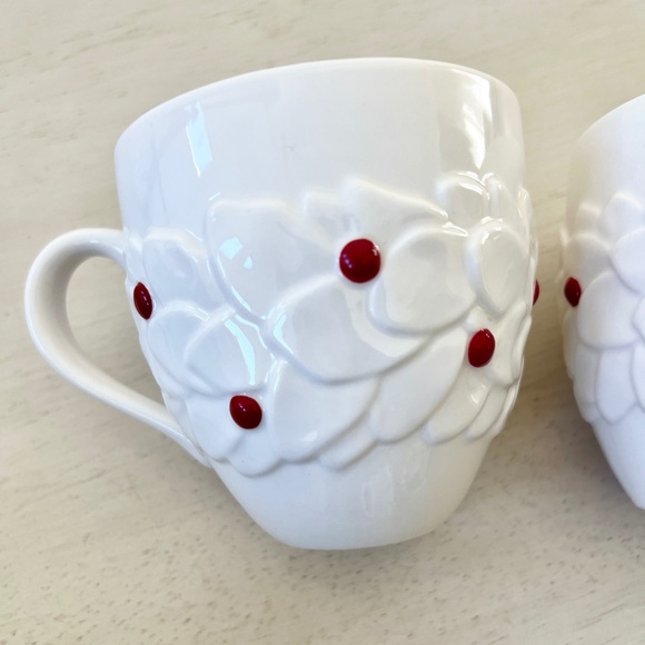 Set of 2 Starbucks 16 oz Coffee Mugs White Poinsettias Red Accent 2004 - Picture 3 of 6